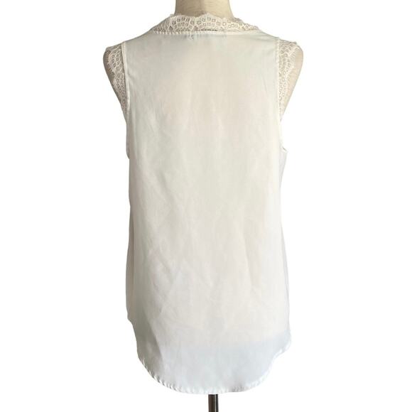 ROMANTIC HUT White Sleeveless Lace Trim Blouse Size Small V Neck Relaxed Fit - Picture 4 of 6